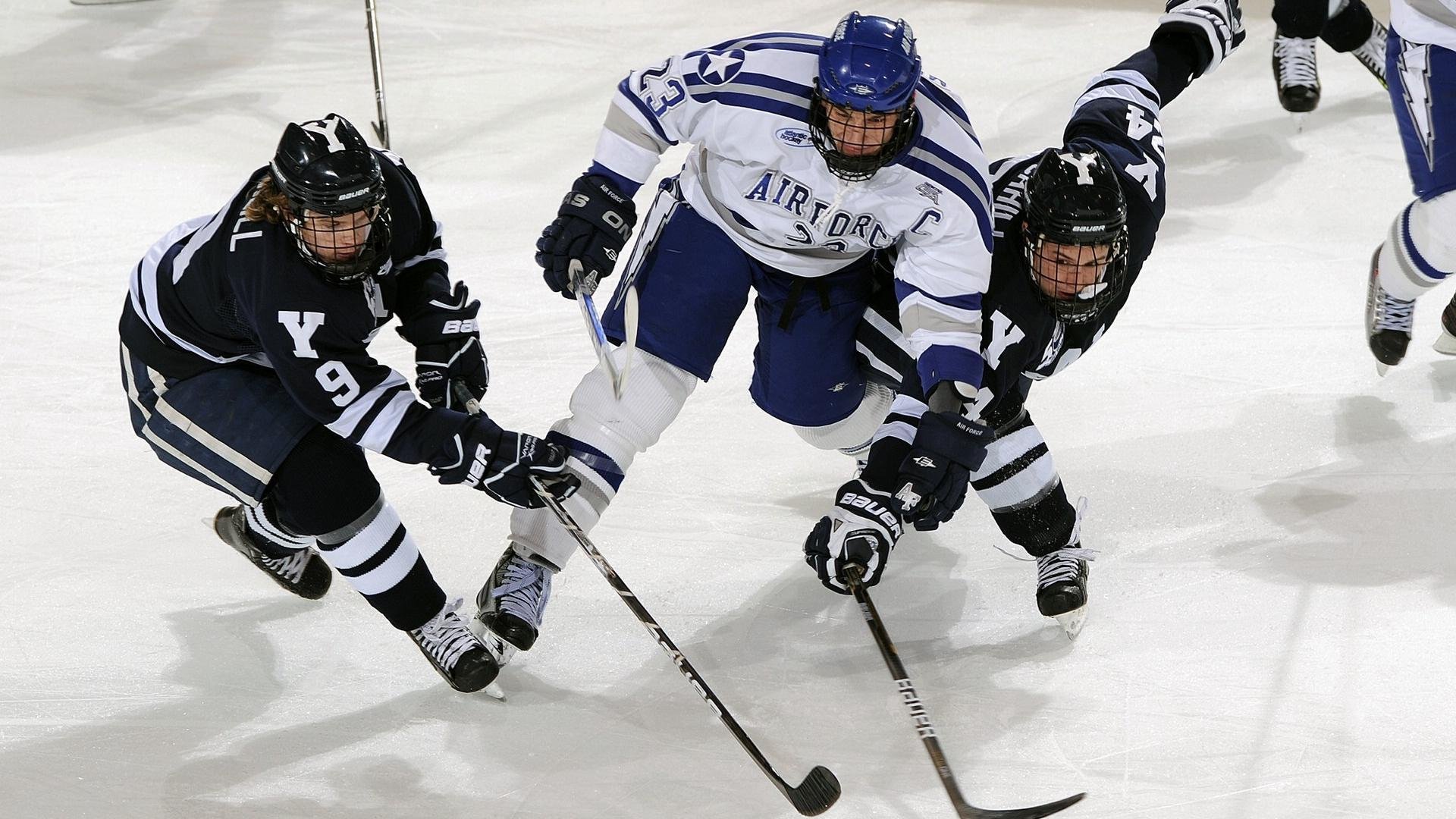 梅西巅峰对决，穆古鲁扎与30激战，当加拿大队的惊险胜利铸就竞技史诗，足网争锋与冰雪鏖战，梅西、穆古鲁扎与加拿大共谱多元竞技史诗